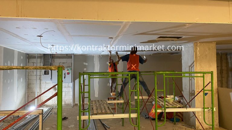 Konstruksi DHX Mart di Dhoho Internatinal Airport Kediri