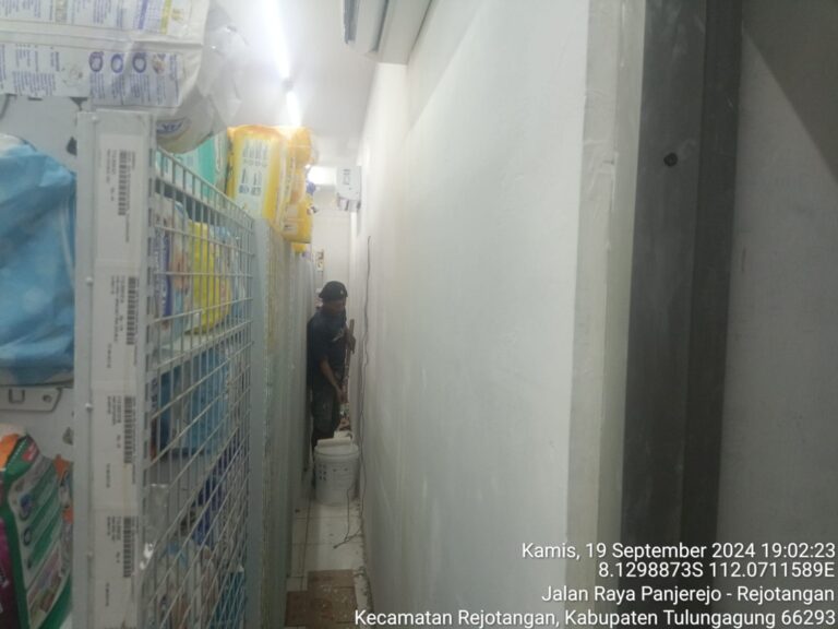 Renovasi Tembok Indomaret Tulungagung